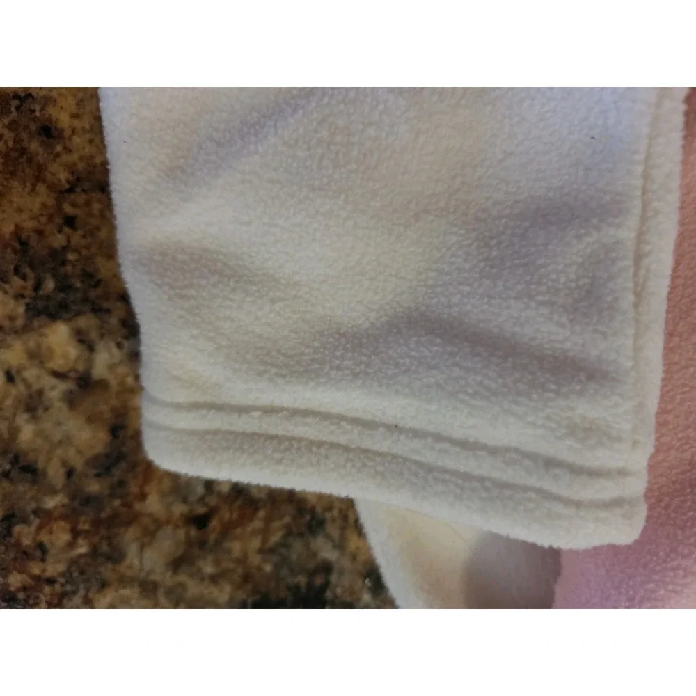 Baby girl OLD NAVY pink fleece one-piece hoodi. Pajama size 18-24 month.